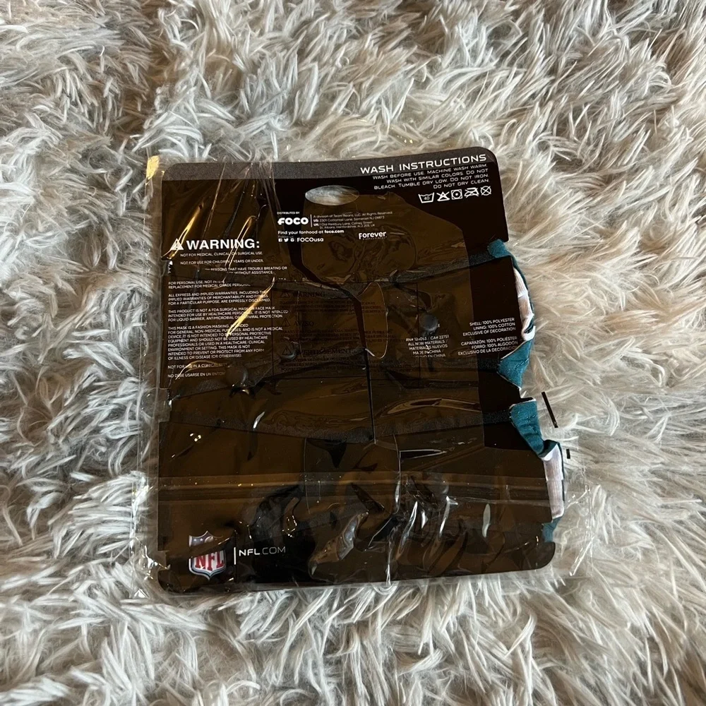 NWT Eagles adjustable youth mask‎ set